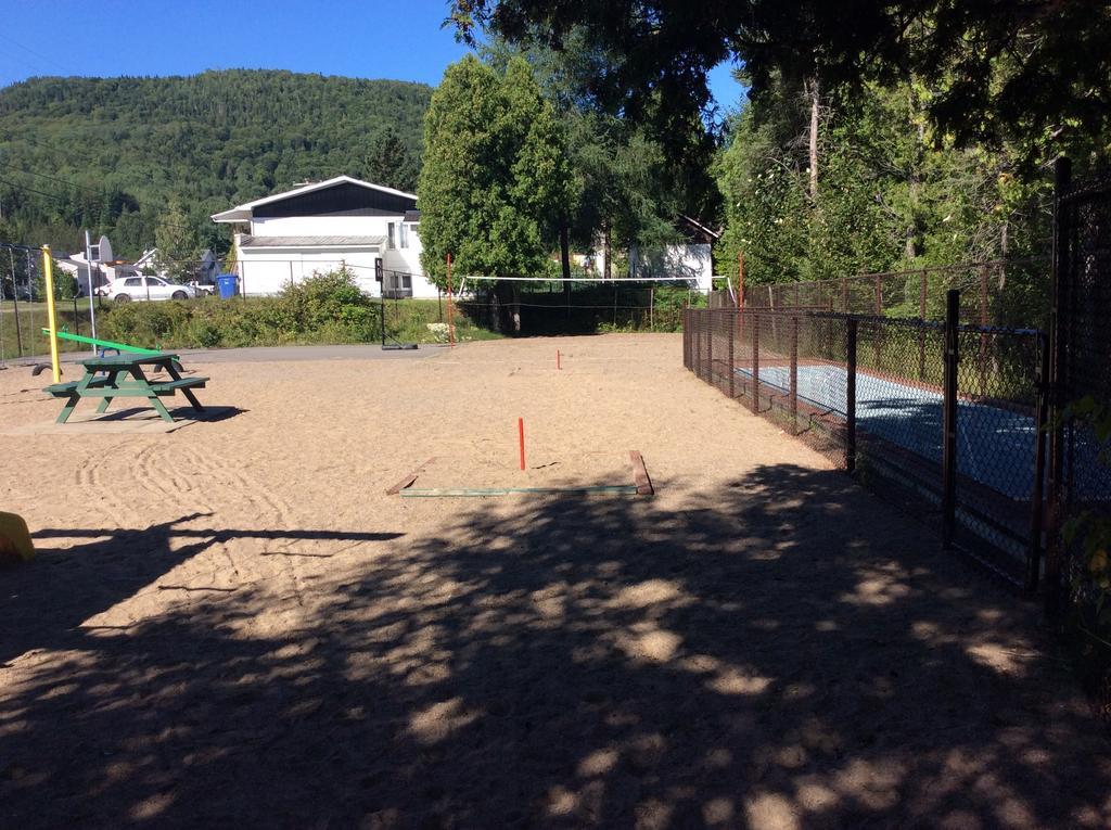 Camping Le 4 Chemins LʼAnse-Saint-Jean Pokój zdjęcie