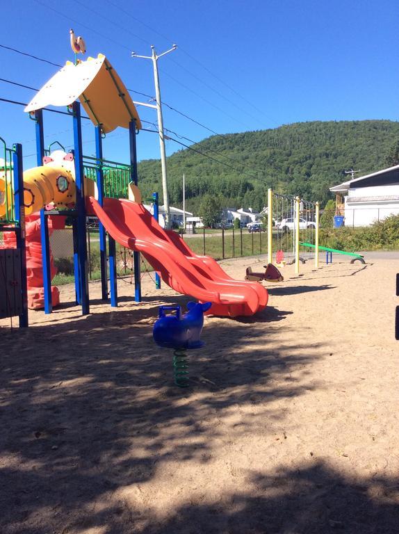 Camping Le 4 Chemins LʼAnse-Saint-Jean Pokój zdjęcie