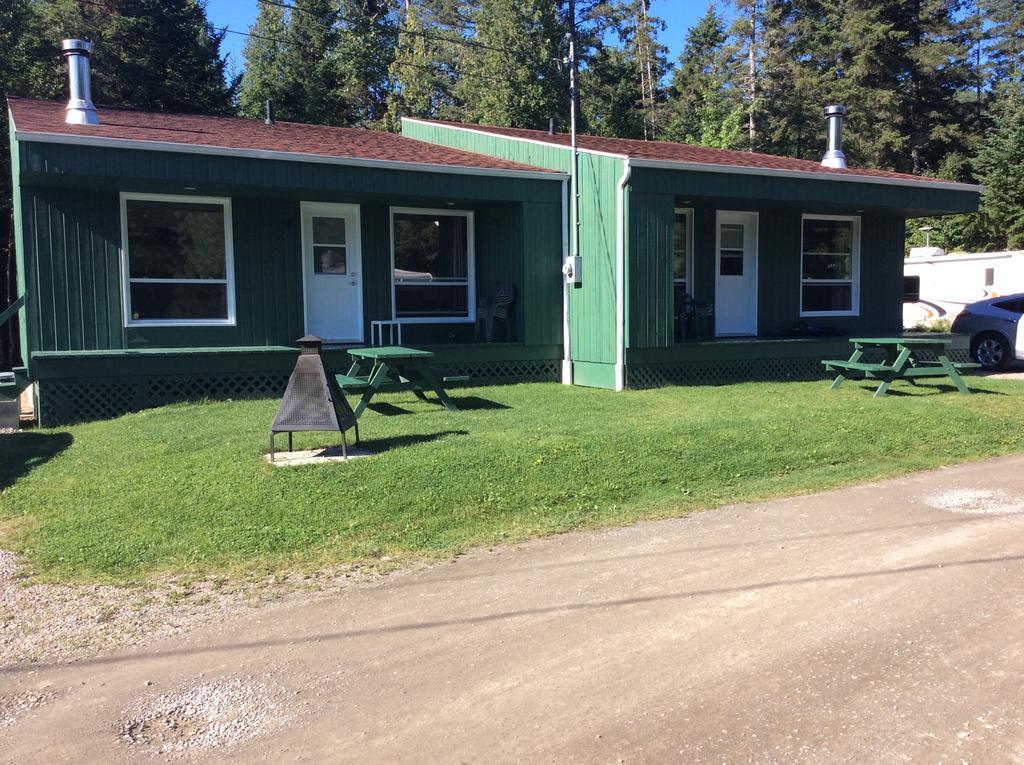Camping Le 4 Chemins LʼAnse-Saint-Jean Pokój zdjęcie