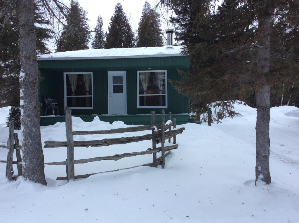 Camping Le 4 Chemins LʼAnse-Saint-Jean Zewnętrze zdjęcie