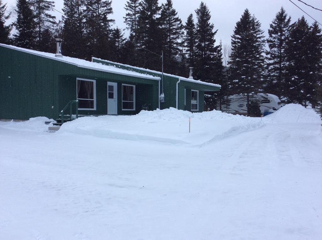 Camping Le 4 Chemins LʼAnse-Saint-Jean Zewnętrze zdjęcie