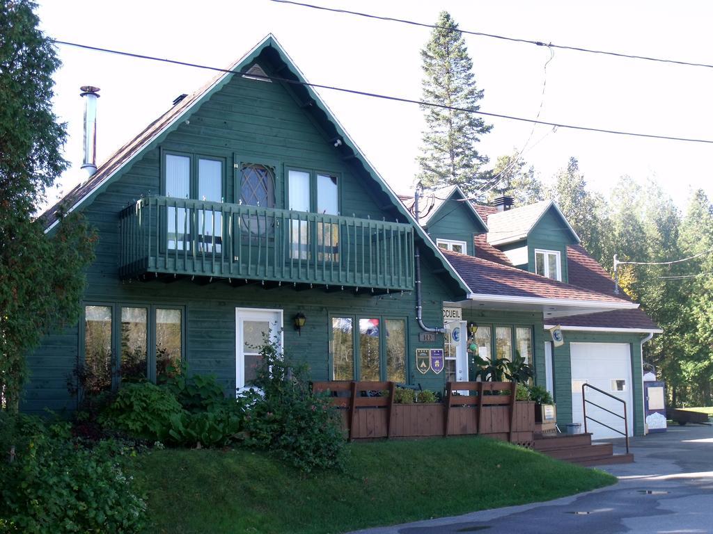 Camping Le 4 Chemins LʼAnse-Saint-Jean Pokój zdjęcie