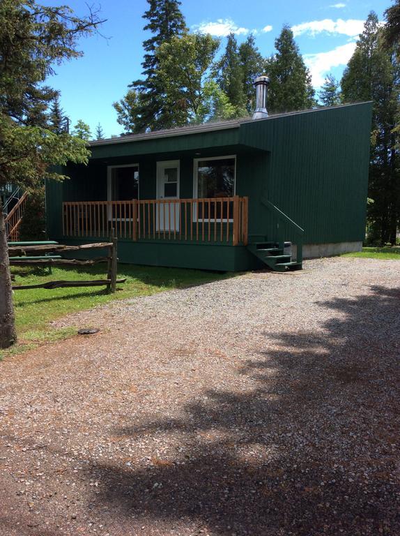 Camping Le 4 Chemins LʼAnse-Saint-Jean Zewnętrze zdjęcie